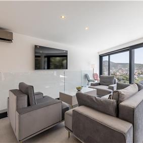 4 bedroom villa with heated pool and sea view in Vinišće, sleeps 8